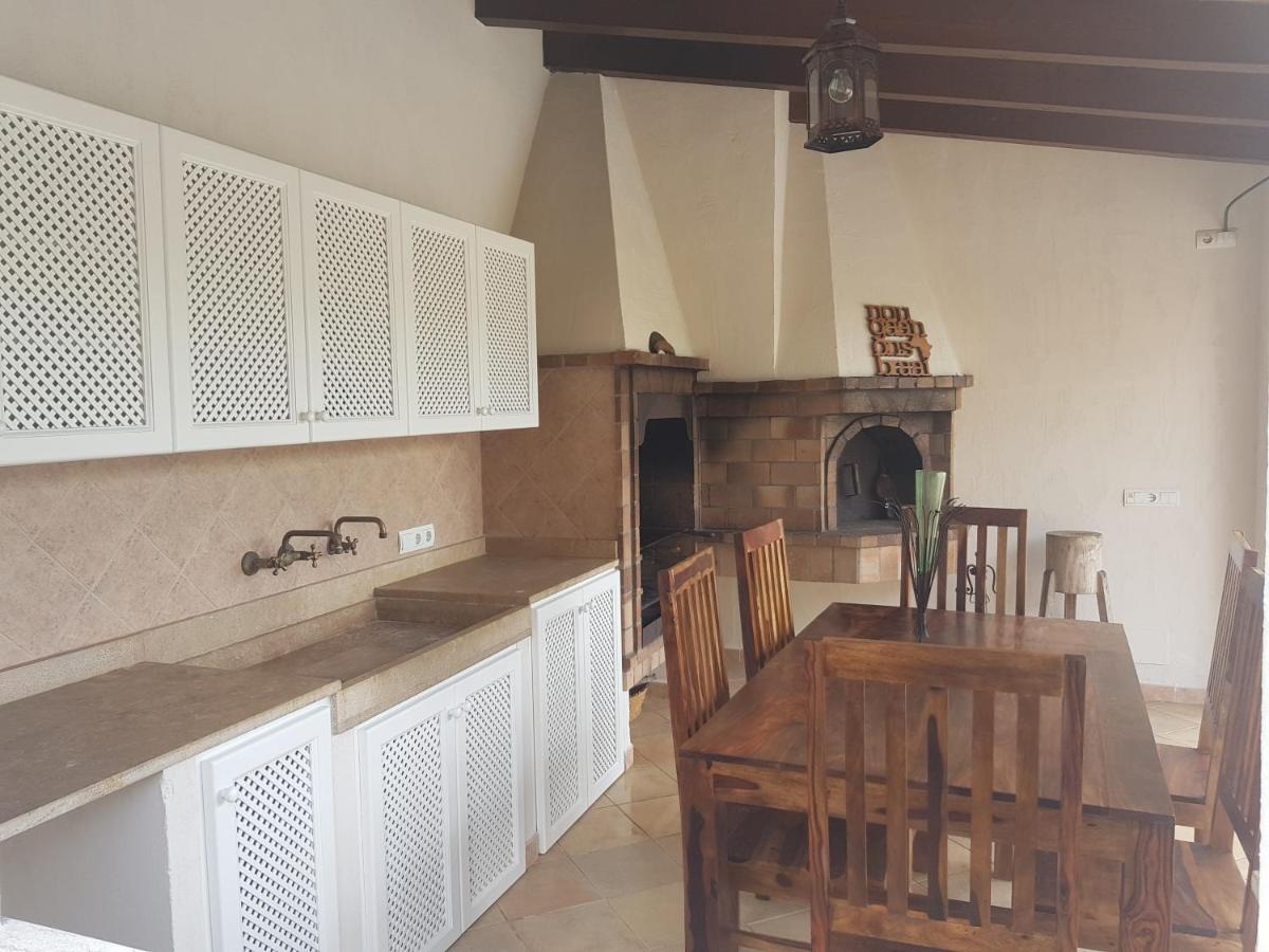 Villa Milagro - 3 Bedroom Finca Style Villa With Pool Near Golf Course/Beaches - Air Cond. Pollença Extérieur photo